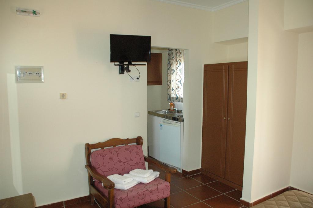 Toulipa Rooms Agia Ermioni Exterior foto